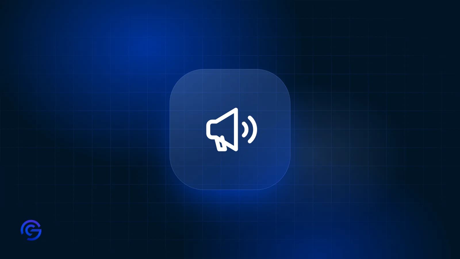 رمز قسم التسويق الرقمي والإعلانات على خلفية زرقاء داكنة، غلاف مقال عن شركات التسويق في السعودية.